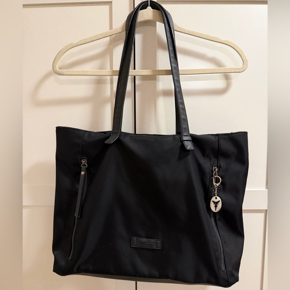 Roots Black Shoulder Tote Bag VGUC